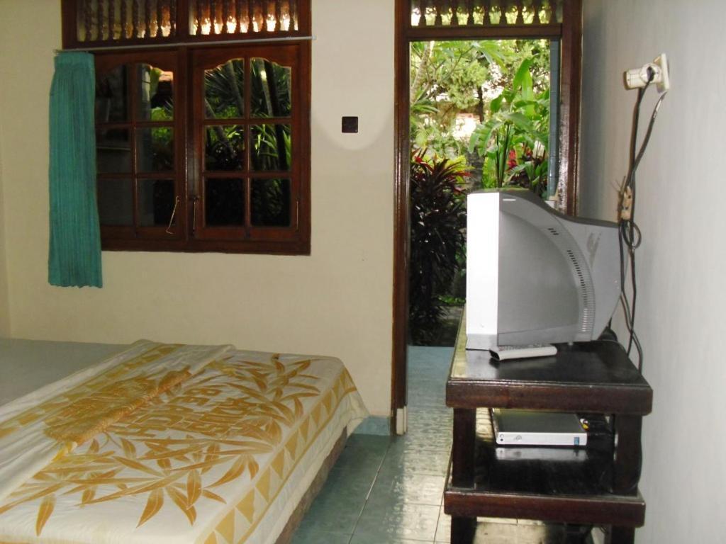 Adus Beach Inn Legian  Room photo